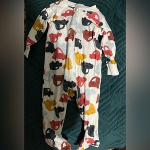 Carter’s footed pajamas 9mos